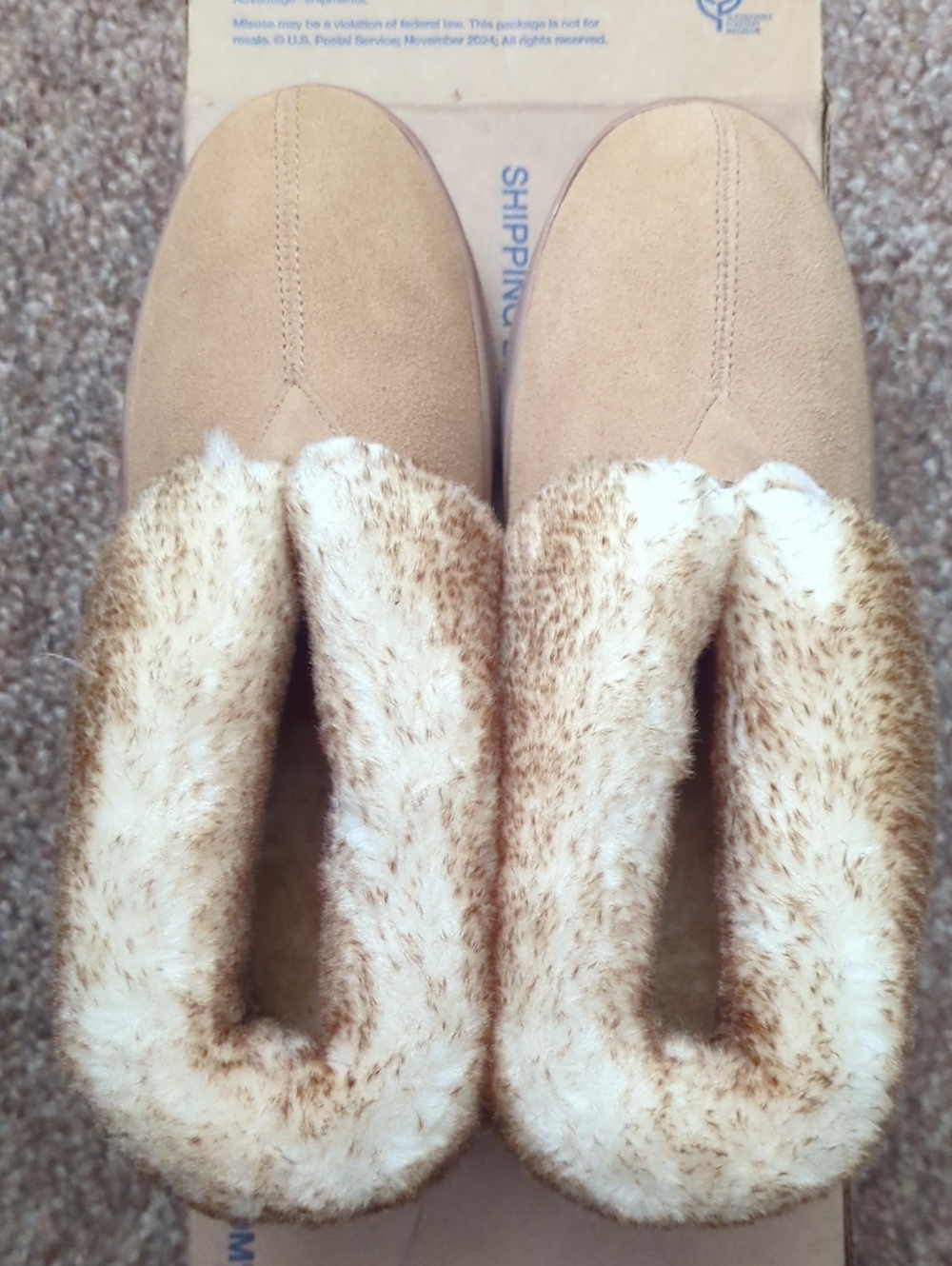 Slippers - Picture 3 of 10